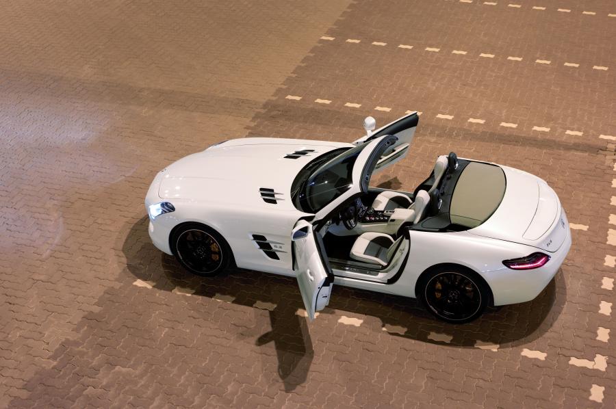  Mercedes-Benz SLS AMG Roadster 2011 года  (фото 130 из 183)